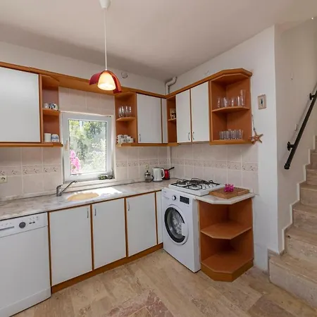Lovely House With Superb View Of Bodrum In Gumusluk